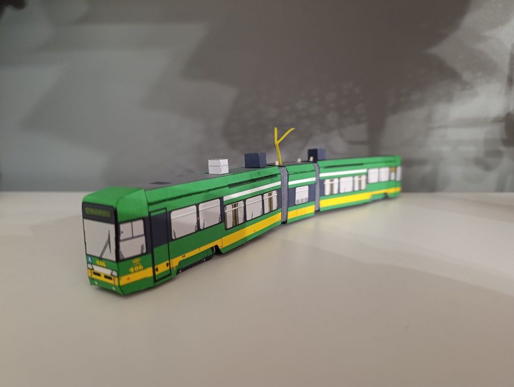Model kartonowy zabawka pociąg miejski autobus szynowy tramwaj 
Tatra