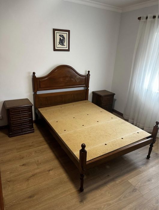 Cama + Mesas de Cabeceira + Colchão