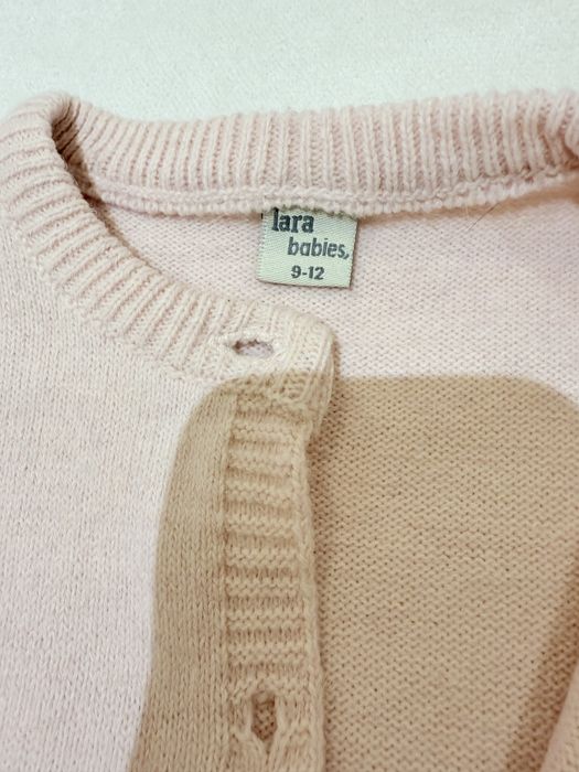 Вʼязаний чоловічок Lara Babies з шапочкою в комплекті