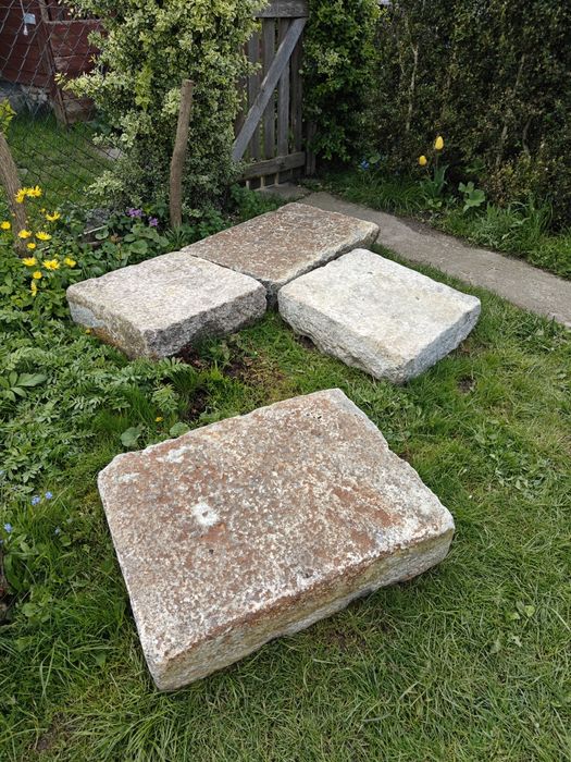 Płyty granitowe z portu Gdańskiego