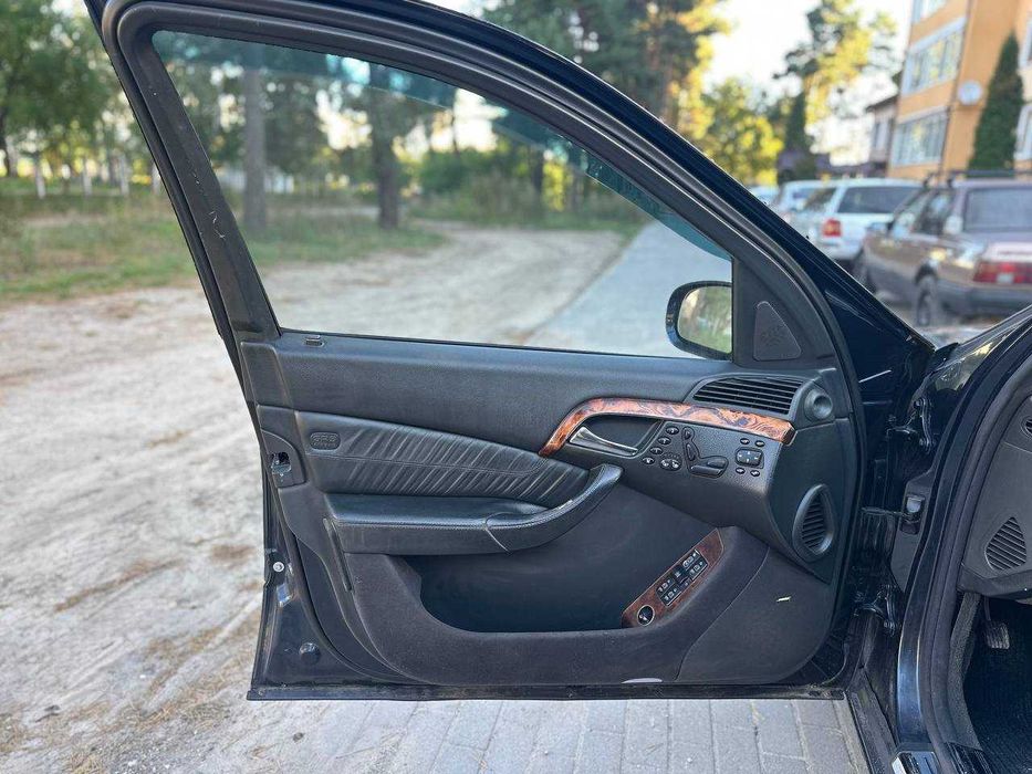 W220 цікавить обмін