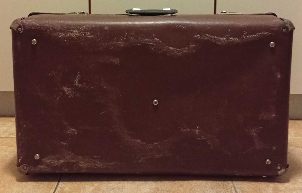 Чемодан большой, коричневый. Винтаж. СССР