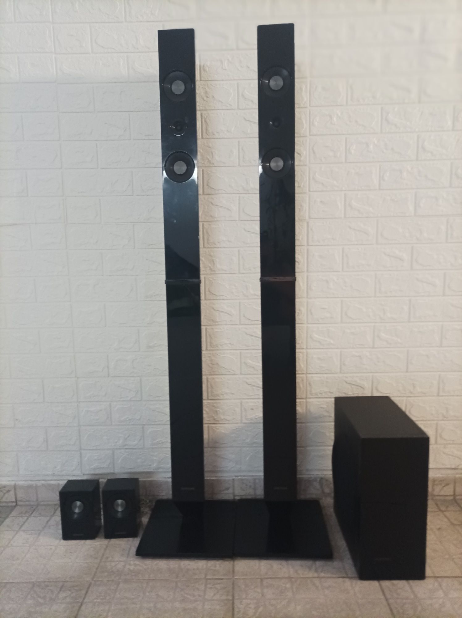 Colunas Samsung usadas em bom estado