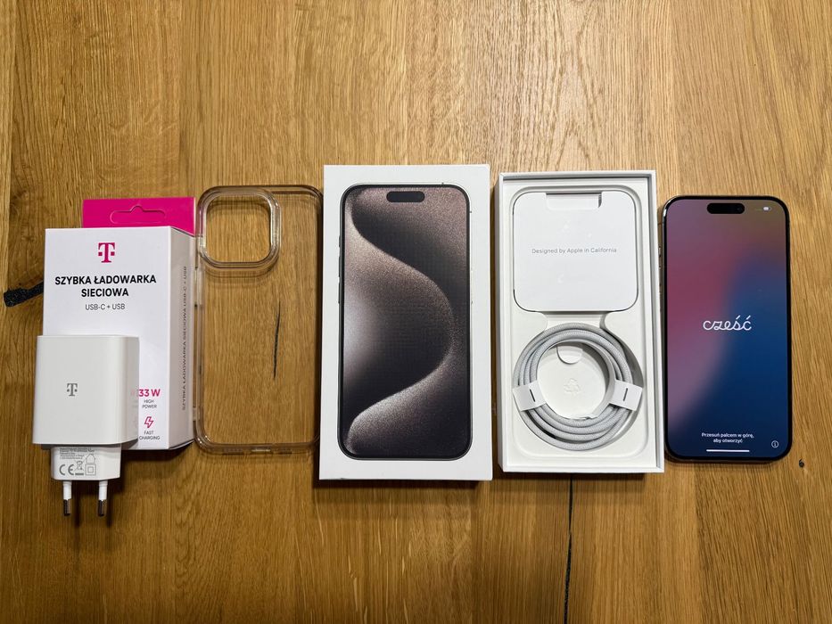 iPhone 15 PRO 256GB natural titanium ładowarka sieciowa i etui IDEALNY