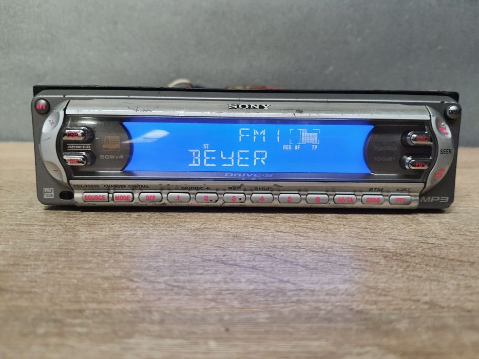 Radio samochodowe SONY CD z Mp3 Kultowe CDX-F5550 3x RCA na wzmacniacz