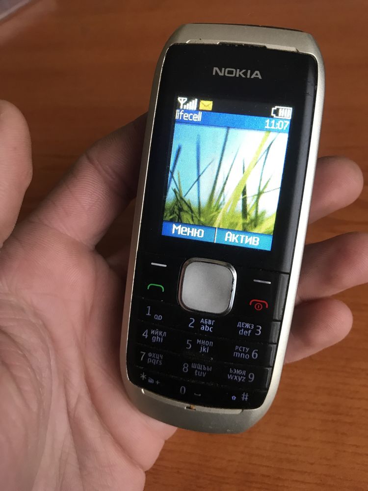 Продам Nokia 1800