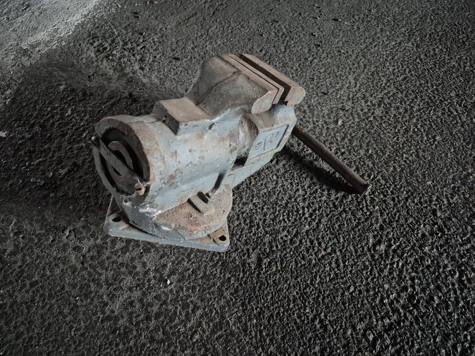 Слюсарні лищата великі