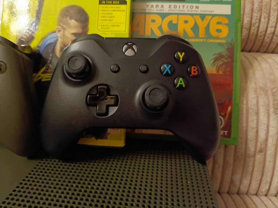 Xbox One S 1TB 2 pady gra