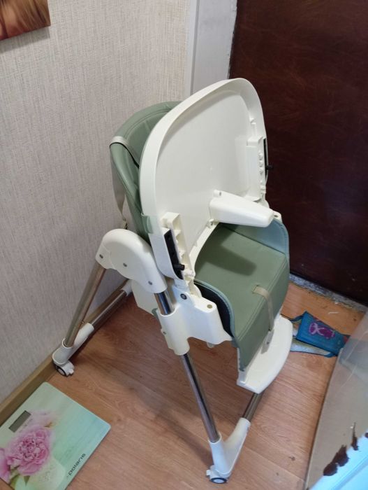 Стільчик для годування