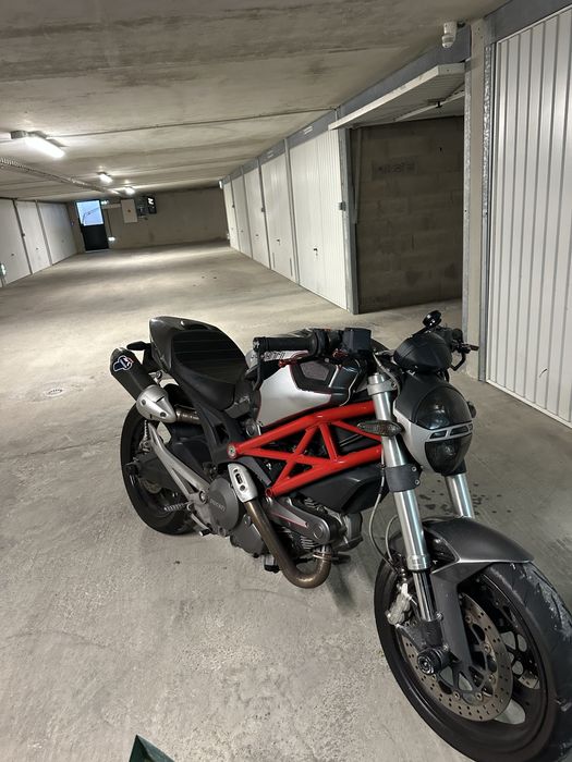 Ducati monster 696