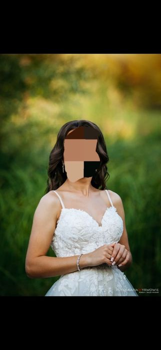 suknia ślubna z salonu Essense of Australia model 3720