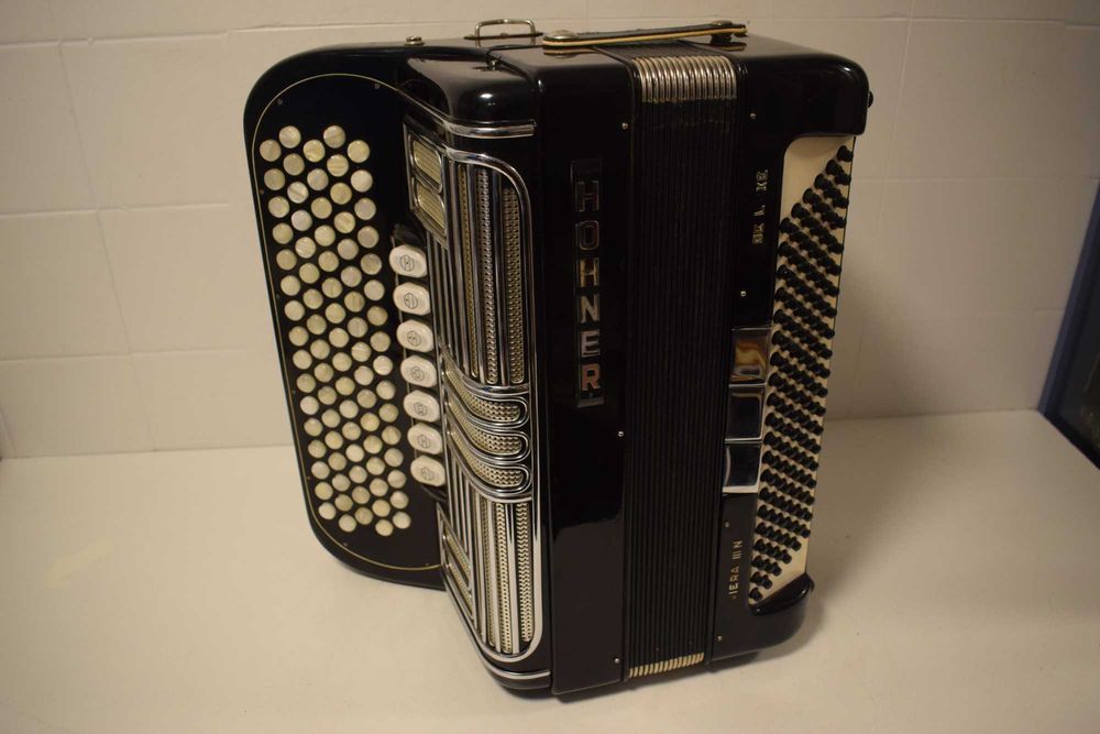 Acordeon Hohner Riveira III N 3 Voz, 274