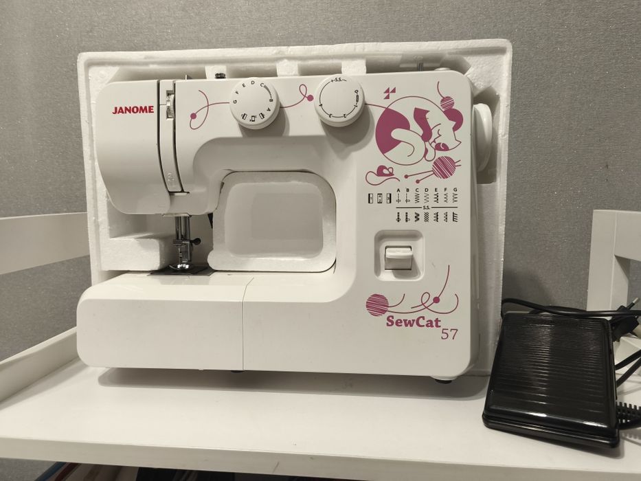 Швейна машина JANOME SewCat 57