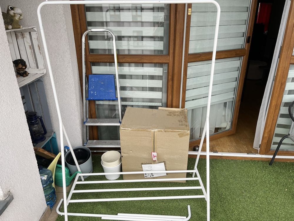 stojak na ubrania
