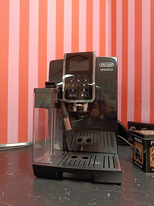 Ekspres do kawy DeLonghi Dinamica