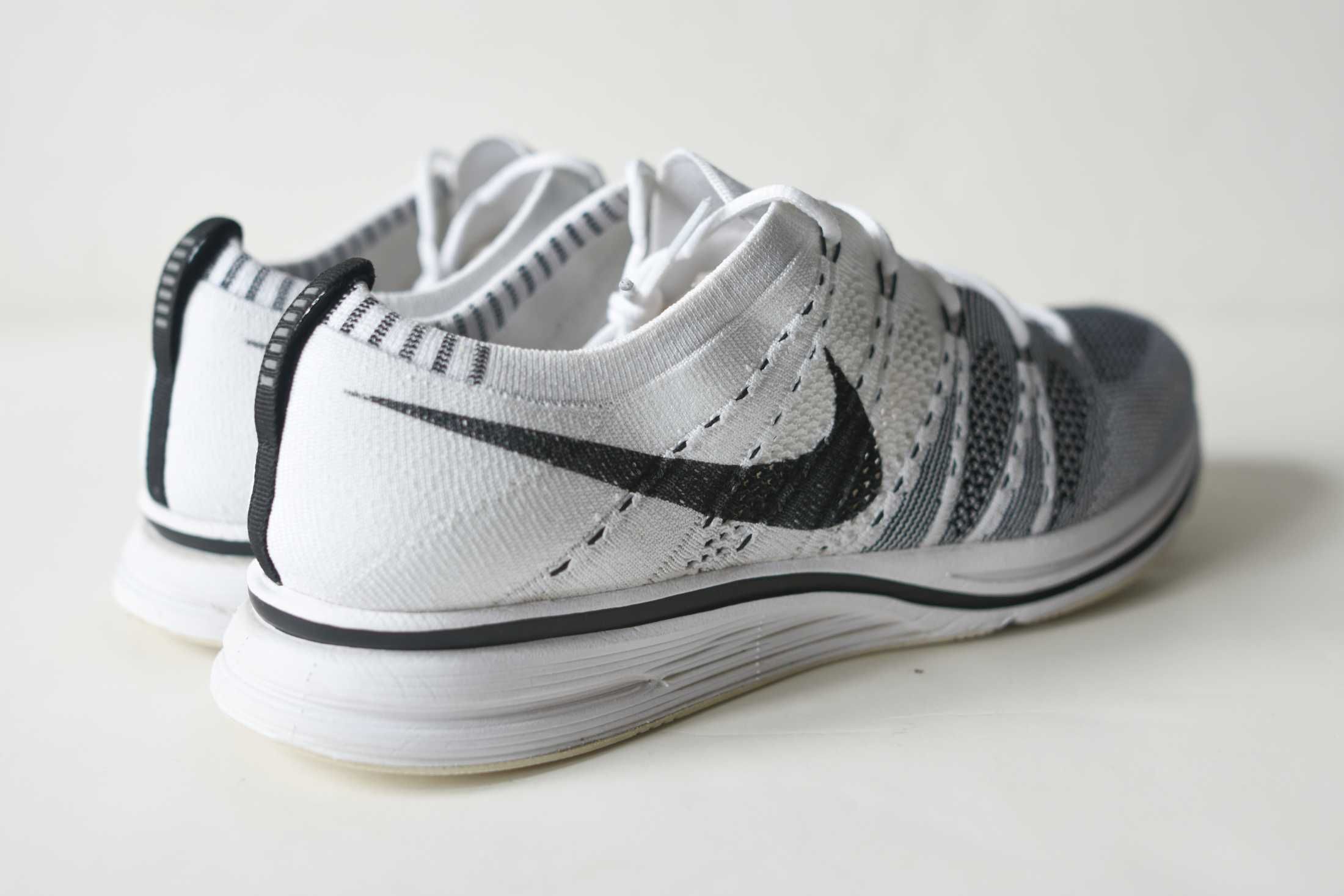 Nike Flyknit Trainer - buty 44 - white black racer