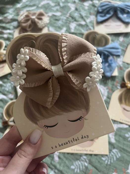 Бантики з вишивкою, заколки