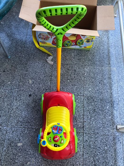 Carrinho semi novo Chicco