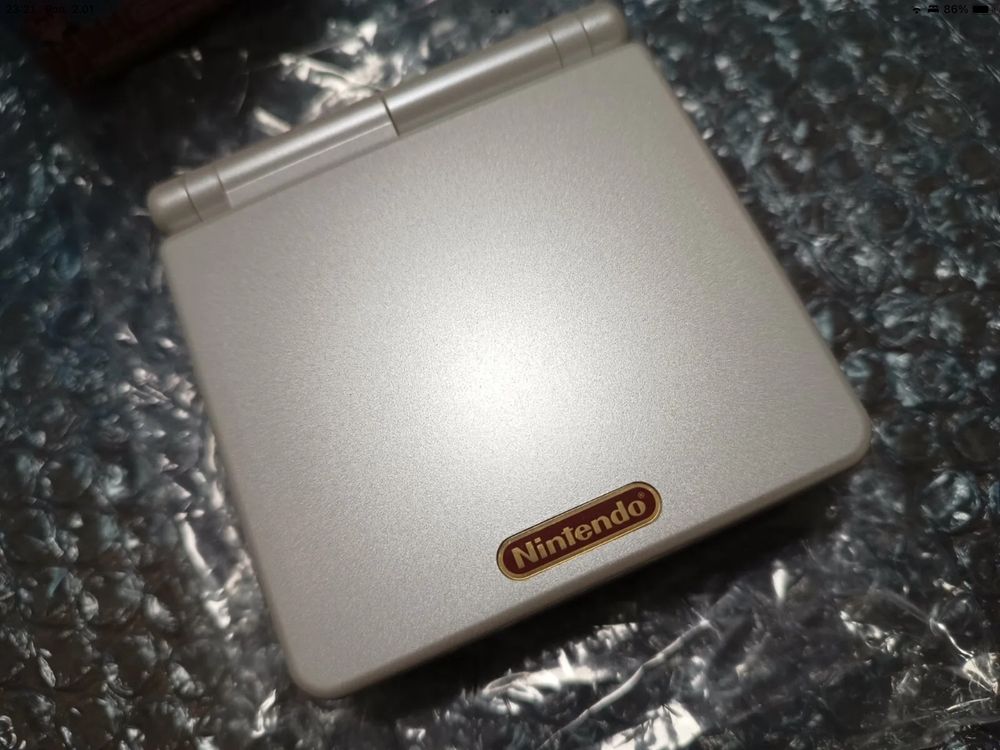 Nowy, nieużywany Game Boy Advance SP edycja Famicom