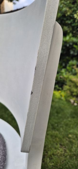 Krzesło białe drewniane