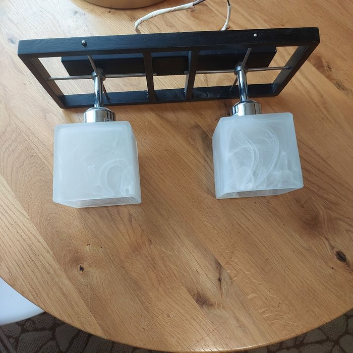 Люстри для вітальні, коридору та ванної