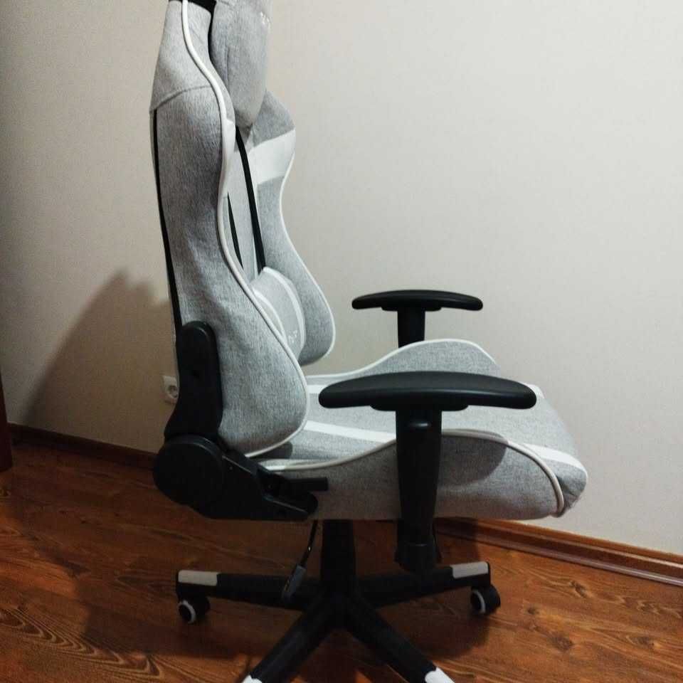 Cadeira Gaming Tempest Cinzenta e Branca
