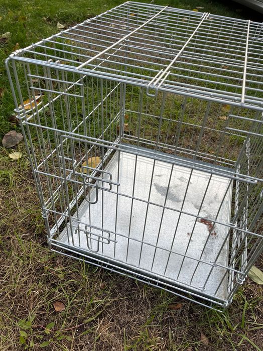 Metalowa klatka dla psa