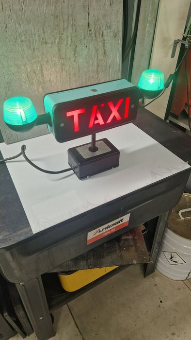 Luminária de Táxi Vintage – Restaurada e Funcional