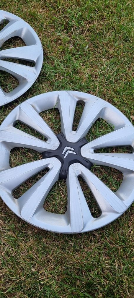 Sprzedam  felgi plus kołpaki do citroen c3  16 cali