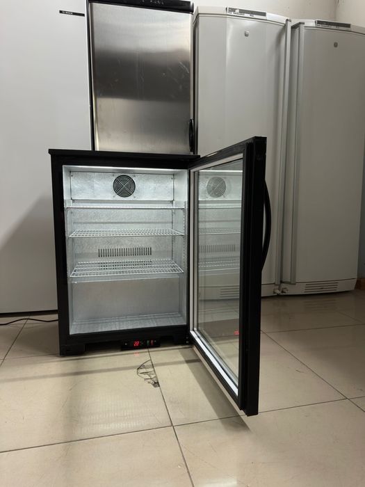 Chłodziarka lodówka pod blat na bar 85 cm 136 l