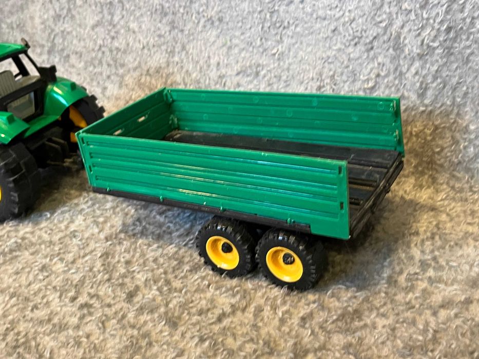 Zabawka dla dzieci traktor z przyczepą