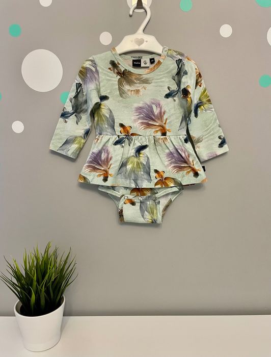 Miętowe body dziewczęce ze spódniczką i rybkami koi Molo r. 80 Bawełna