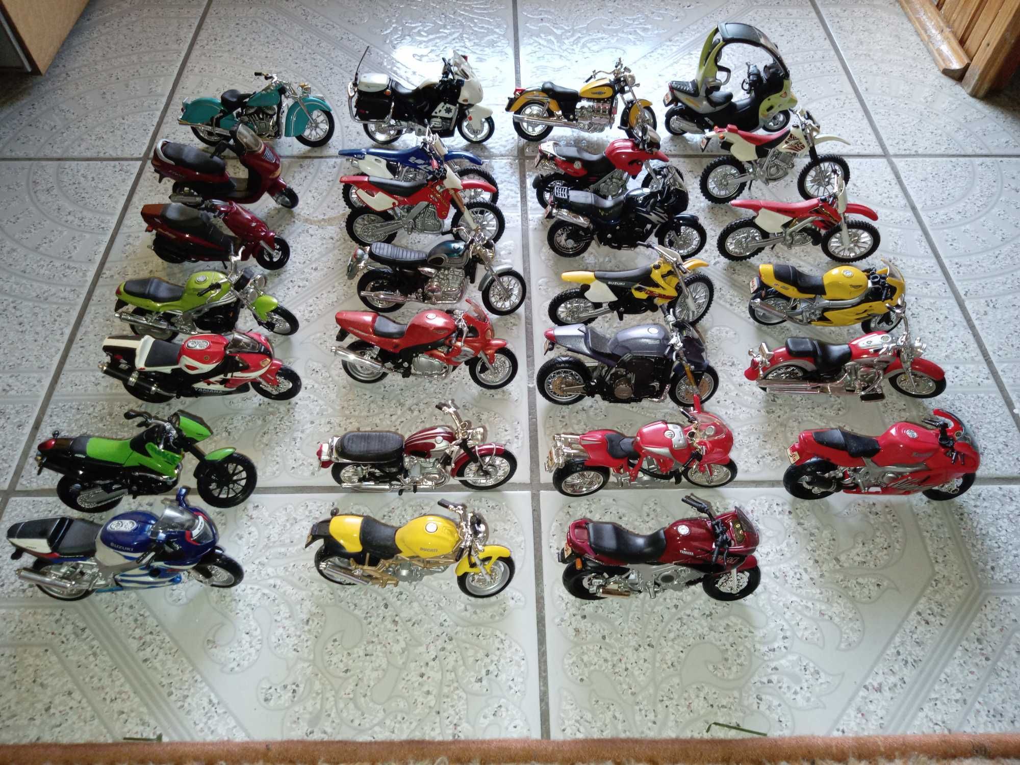 Modele motocykli i skuterów Maisto 27sztuk