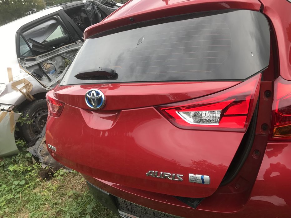 Klapa tylna tył Toyota Auris II E18 Kod 3R3 idealna