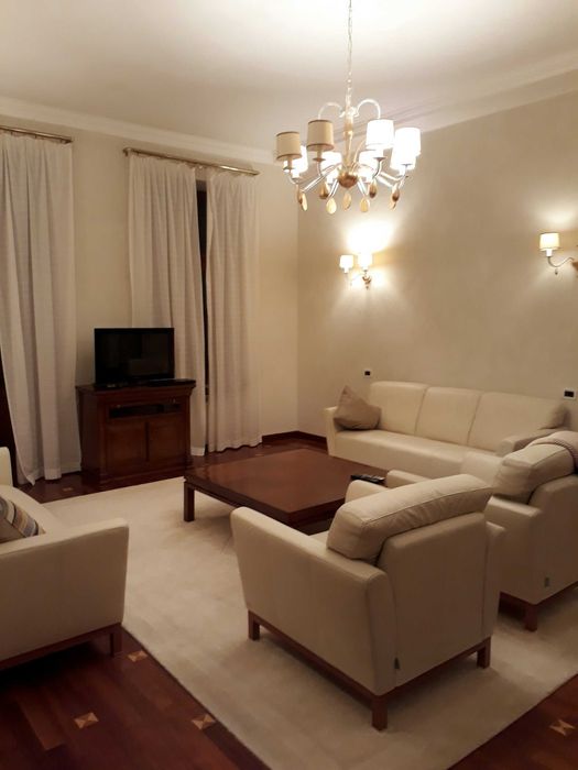 Подол, Андреевский спускск 2в, статусный дом, высокие потолки