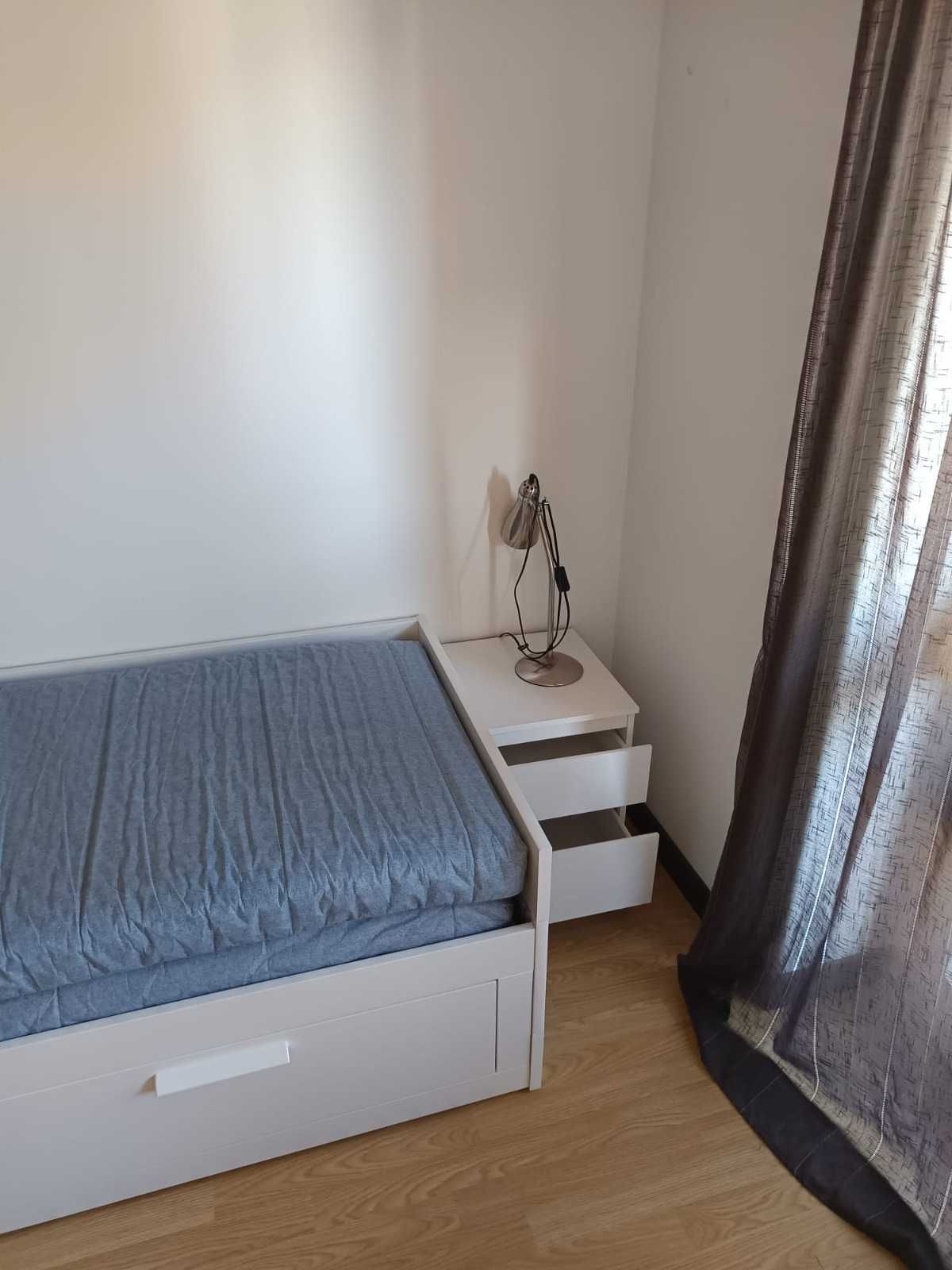 Quarto para arrendar em Almada