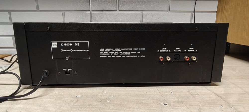 Magnetofon deck DUAL C 809.