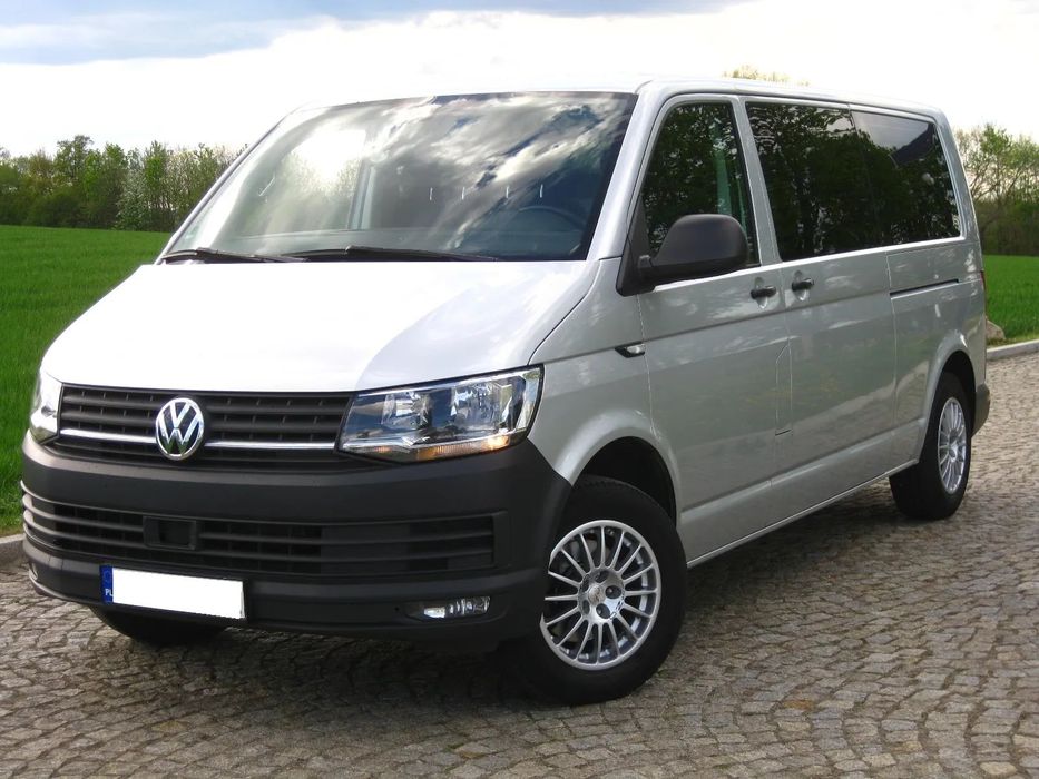 Volkswagen Transporter T6  pierwszy właściciel full serwis stan bdb 2 kpl. Alu-kół ACC 3os. 100%
