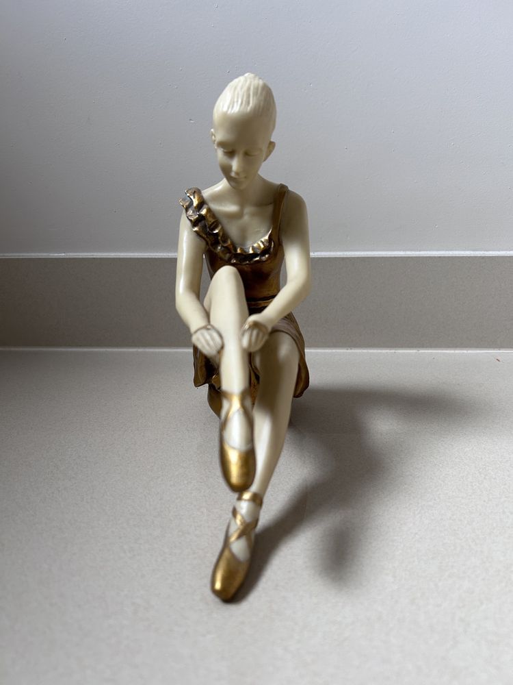 Baletnica figurka alabastrowa ozdoba