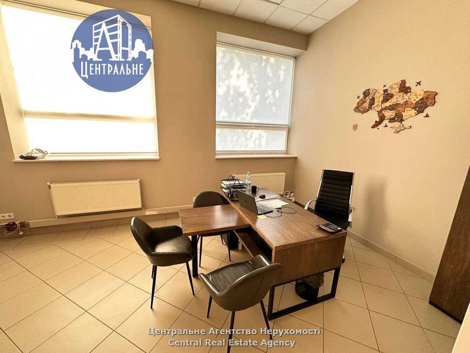 Оренда просторого кабінетного офісного приміщення в центрі, 8€/м.кв.