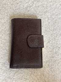 Новий шкіряний гаманець невеликого розміру