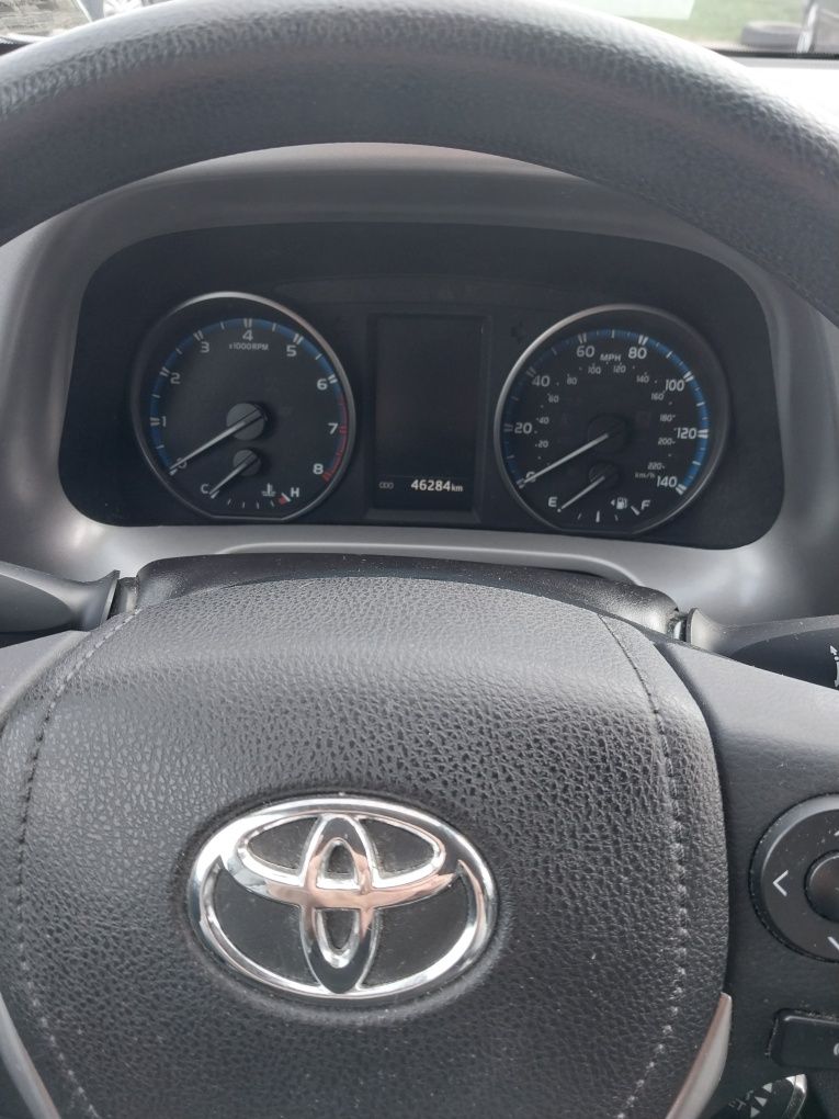 Toyota RAV-4  LE AWD Газ-бензин 2,5 повний привід .