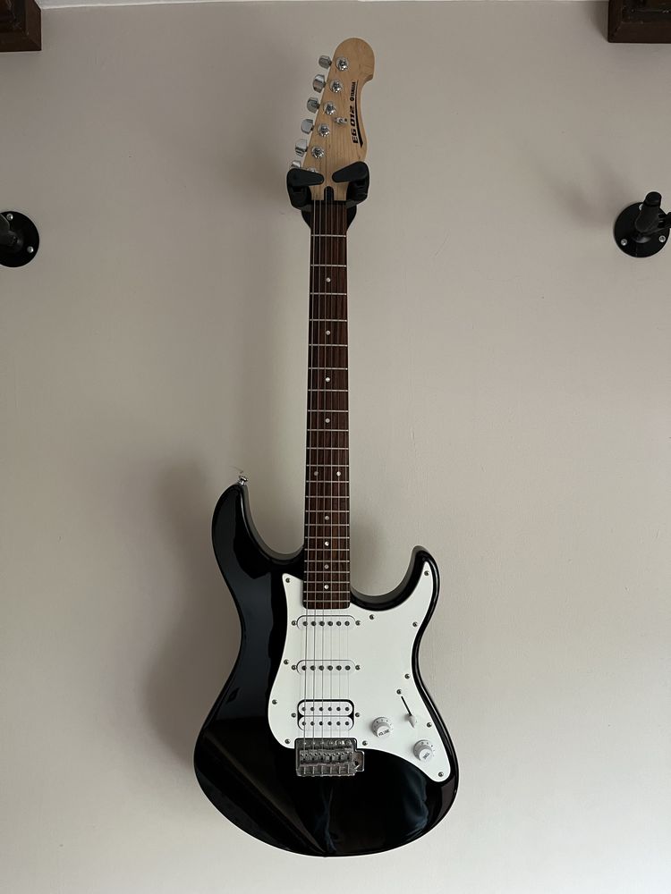 Gitara elektryczna Yamaha eg012 (mankament)