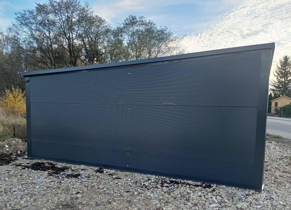 Garaże, pomieszcze gospodarcze z płyt warstwowych 6x5,8m.
