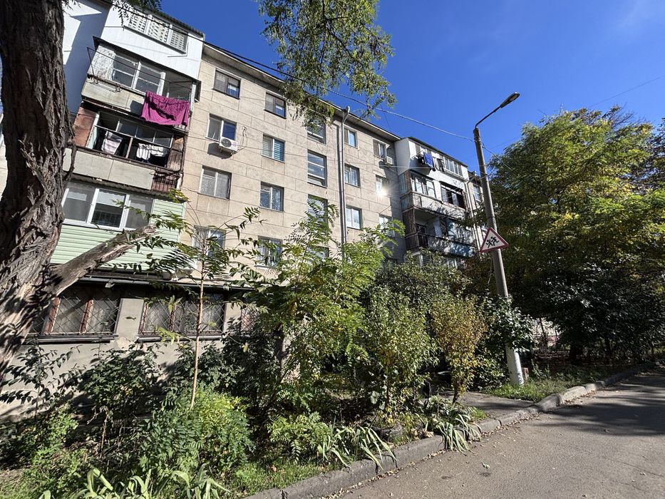 Продам 1 ком. квартиру Среднефонтанская ул. Кирпичный дом