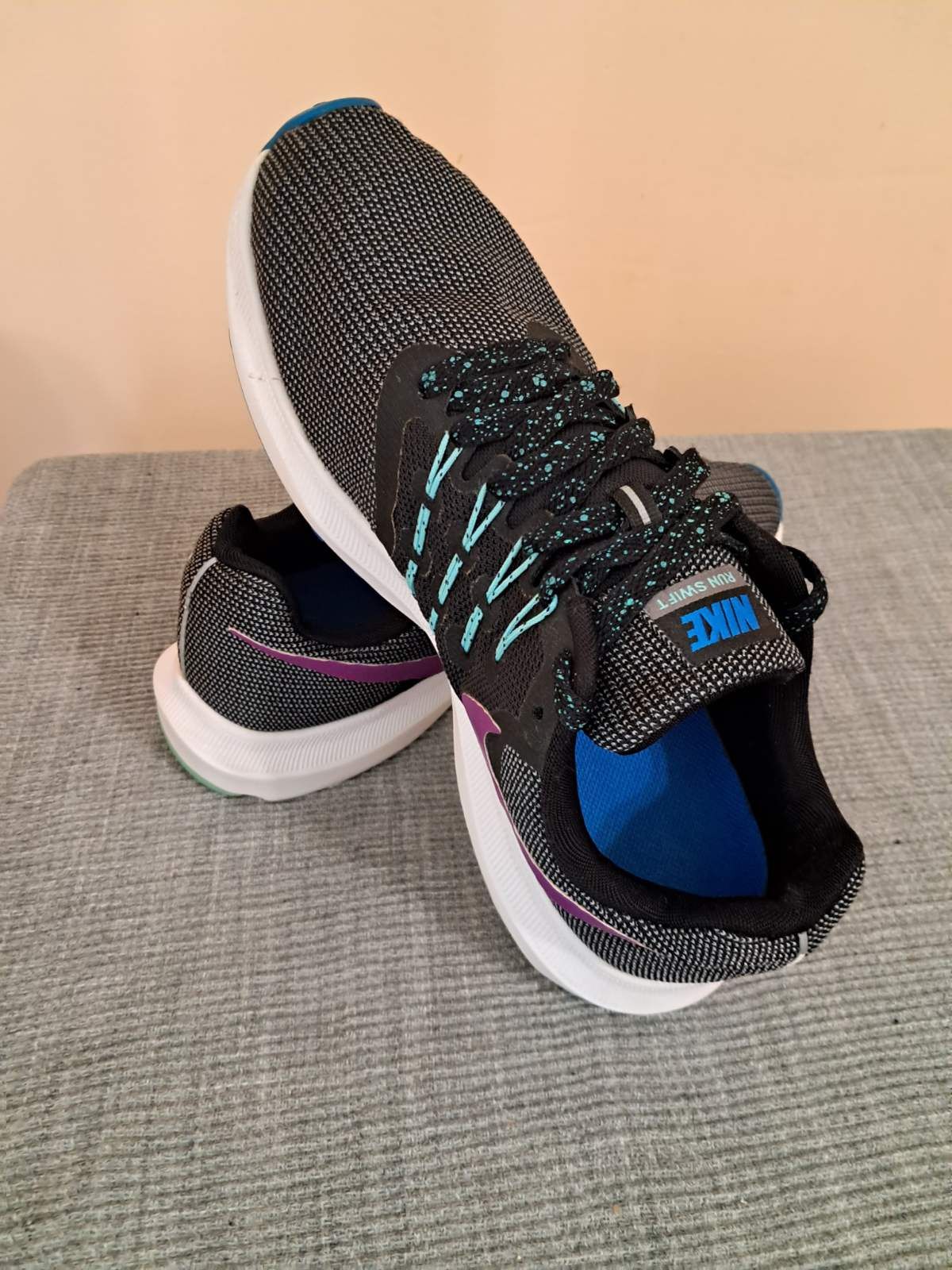 Nike Run Swift р 40,5
Розмір 40,5
Устілка 26 см
Виробник Вєтнам 
Ціна