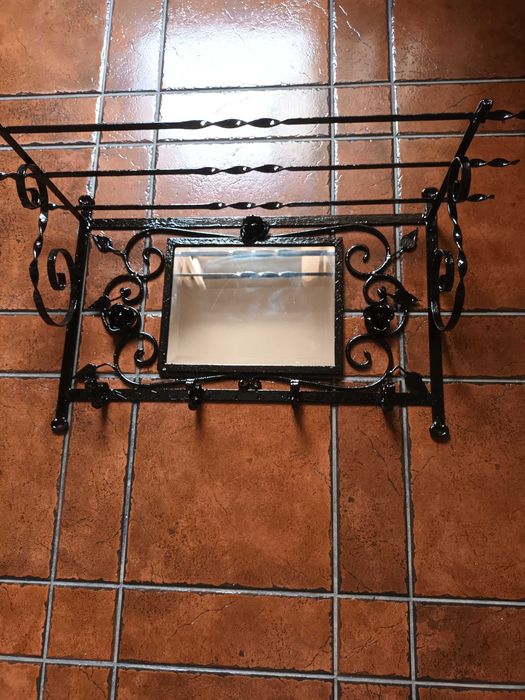 Vendo chapeleira com espelho