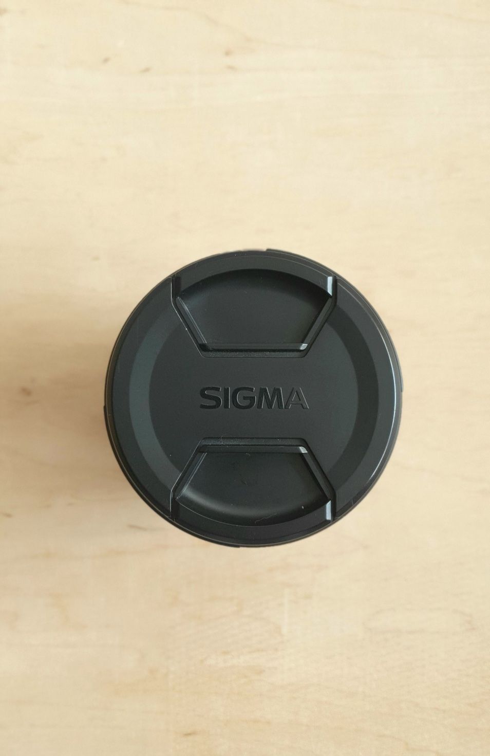 Об'єктив Sigma 20mm f 1.8 для Sony A-mount