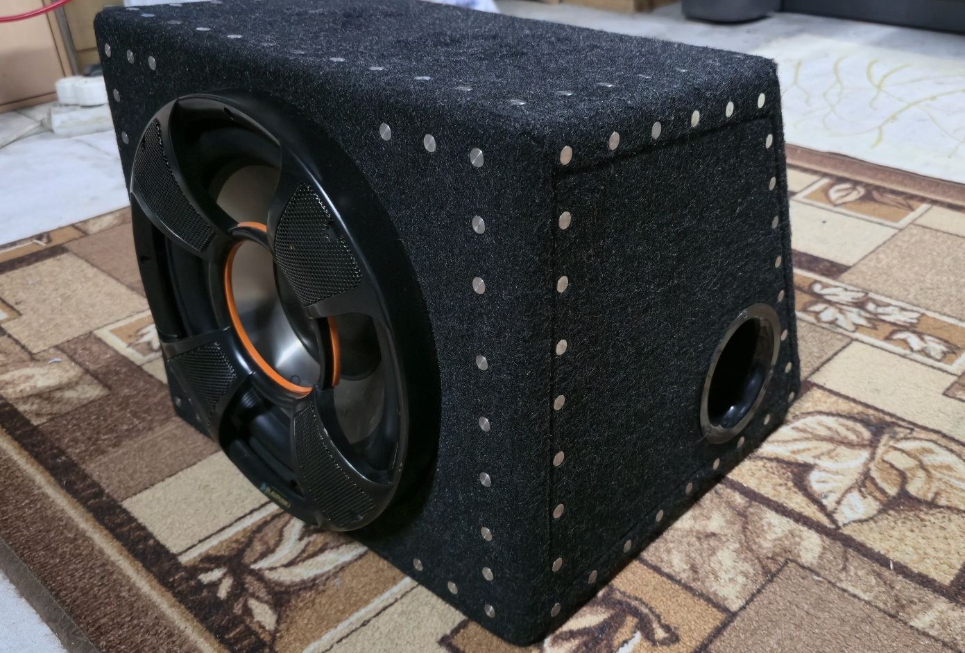 Subwoofer blaupunkt GT serie 250w.