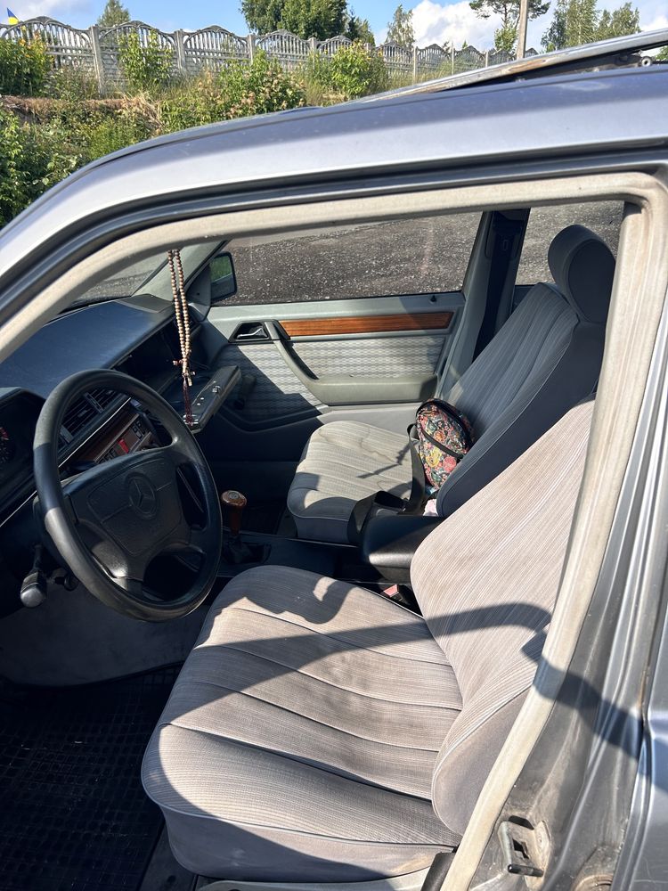 W124 230E